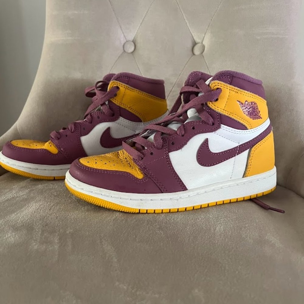 Air Jordan 1 Retro High OG "Brotherhood"